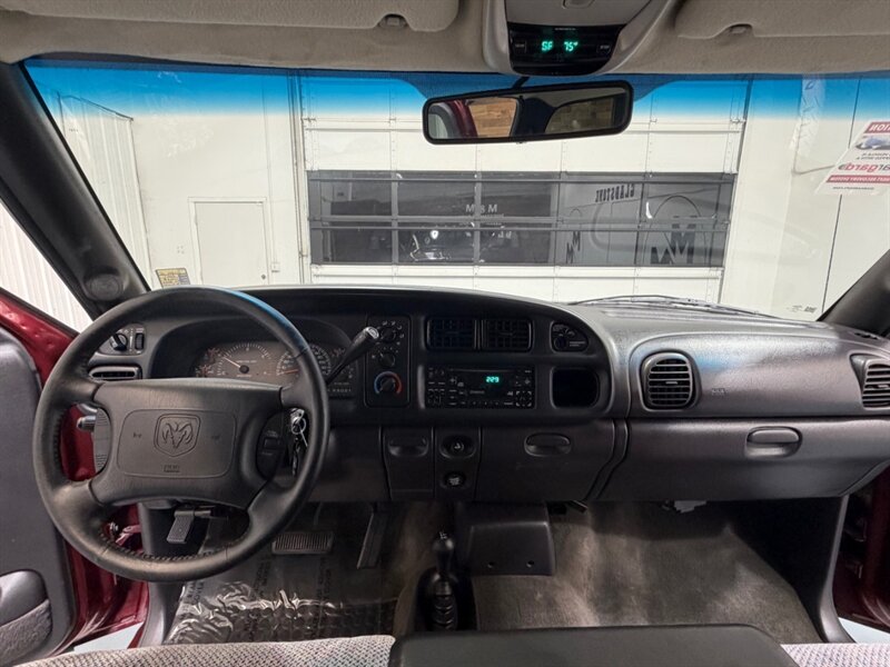 2001 Dodge Ram 3500 SLT Quad Cab 4X4/ 5.9L Diesel /Long bed/ 91K MILES / NEW TIRES / RUST FREE - Photo 16 - Gladstone, OR 97027
