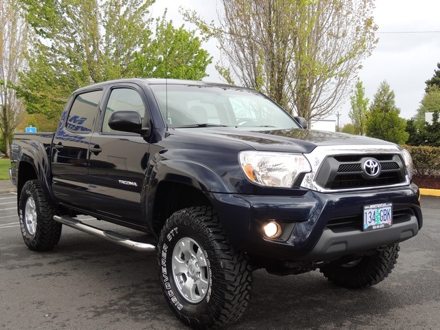 2013 Toyota Tacoma V6 / Crew Cab / 4X4 / LIFTED LIFTED