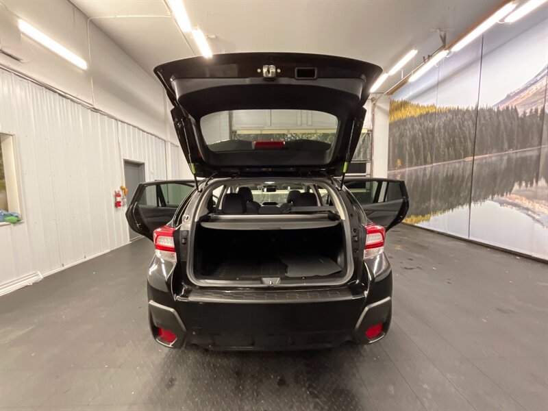 2018 Subaru XV Crossteck 2.0i Premium Sport Utility / 1-Owner / 10,000 MILE  Backup Camera / Sunroof / Heated Seats / Blind Spot Alert / SHARP & CLEAN !! - Photo 34 - Gladstone, OR 97027