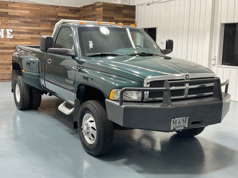 2000 Dodge Ram 3500 SLT Regular Cab 4X4 / 5.9L DIESEL / DUALLY / 6-SPD  / LOCAL Truck w. ZERO RUST / 6-SPEED MANUAL / ONLY 95,000 MILES - Photo 2 - Gladstone, OR 97027