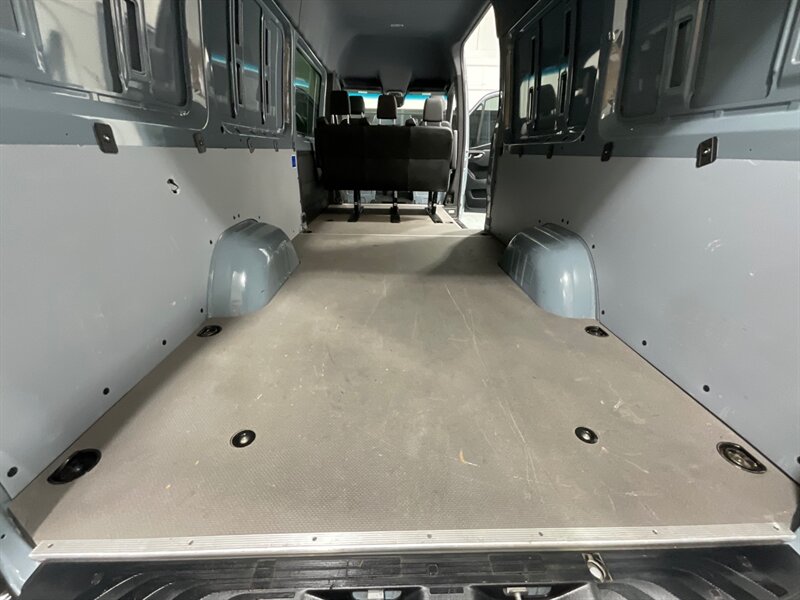 2020 Mercedes-Benz Sprinter 2500 CARGO VAN CREW 4X4 /HIGHROOF 170 " WB/ DIESEL  / 1-OWNER/ Leather Heated Seats - Photo 33 - Gladstone, OR 97027