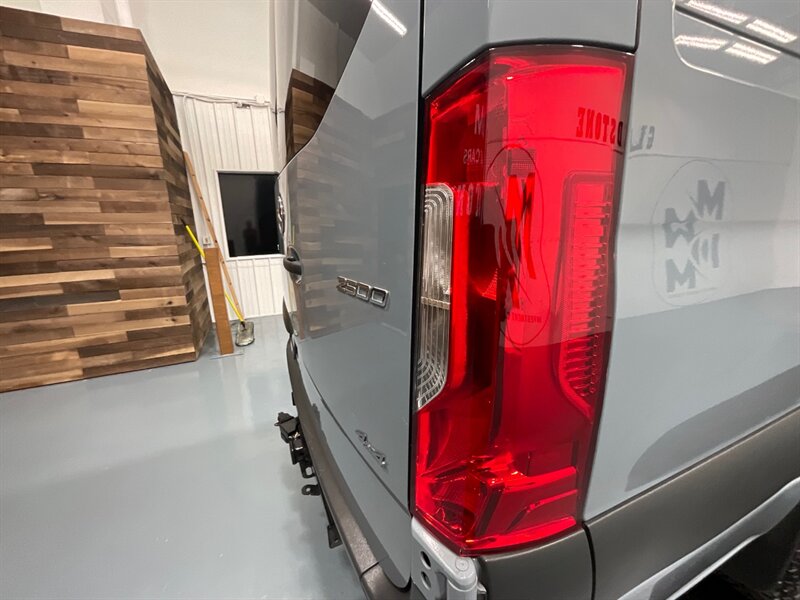 2020 Mercedes-Benz Sprinter 2500 CARGO VAN CREW 4X4 /HIGHROOF 170 " WB/ DIESEL  / 1-OWNER/ Leather Heated Seats - Photo 27 - Gladstone, OR 97027