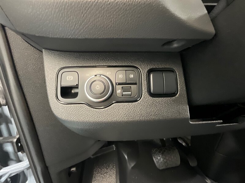 2020 Mercedes-Benz Sprinter 2500 CARGO VAN CREW 4X4 /HIGHROOF 170 " WB/ DIESEL  / 1-OWNER/ Leather Heated Seats - Photo 49 - Gladstone, OR 97027