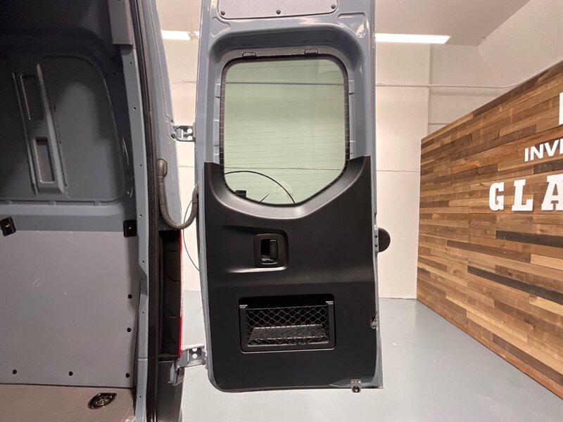 2020 Mercedes-Benz Sprinter 2500 CARGO VAN CREW 4X4 /HIGHROOF 170 " WB/ DIESEL  / 1-OWNER/ Leather Heated Seats - Photo 36 - Gladstone, OR 97027