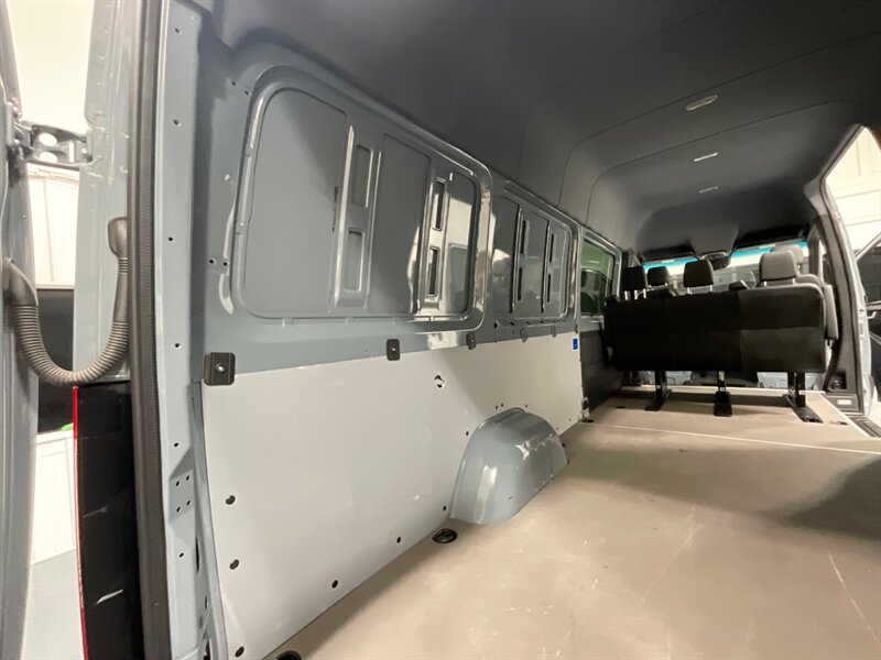 2020 Mercedes-Benz Sprinter 2500 CARGO VAN CREW 4X4 /HIGHROOF 170 " WB/ DIESEL  / 1-OWNER/ Leather Heated Seats - Photo 12 - Gladstone, OR 97027