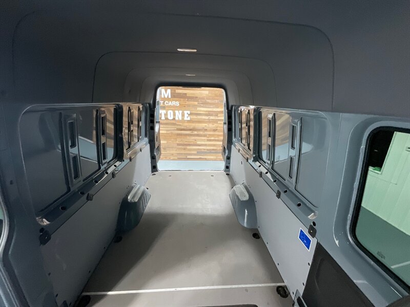 2020 Mercedes-Benz Sprinter 2500 CARGO VAN CREW 4X4 /HIGHROOF 170 " WB/ DIESEL  / 1-OWNER/ Leather Heated Seats - Photo 34 - Gladstone, OR 97027