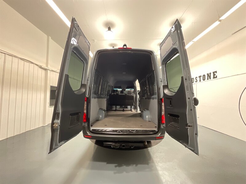 2020 Mercedes-Benz Sprinter 2500 CARGO VAN CREW 4X4 /HIGHROOF 170 " WB/ DIESEL  / 1-OWNER/ Leather Heated Seats - Photo 10 - Gladstone, OR 97027