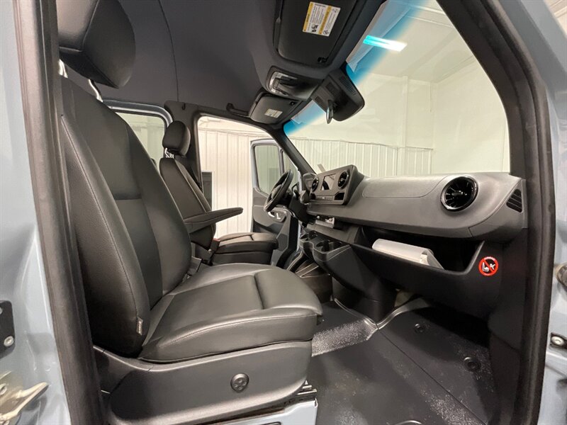 2020 Mercedes-Benz Sprinter 2500 CARGO VAN CREW 4X4 /HIGHROOF 170 " WB/ DIESEL  / 1-OWNER/ Leather Heated Seats - Photo 40 - Gladstone, OR 97027