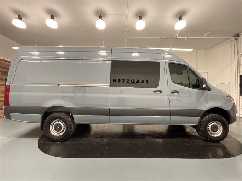 2020 Mercedes-Benz Sprinter 2500 CARGO VAN CREW 4X4 /HIGHROOF 170 " WB/ DIESEL  / 1-OWNER/ Leather Heated Seats - Photo 4 - Gladstone, OR 97027