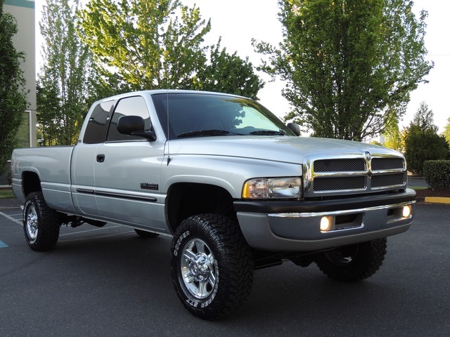 2001 Dodge Ram 2500 SLT Laramie / 4X4 / 5.9L DIESEL / 80k miles