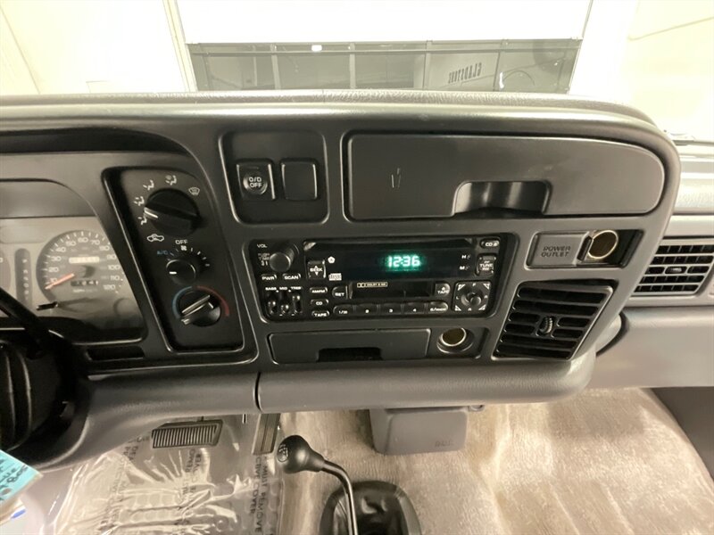 1997 Dodge Ram 3500 Laramie SLT 4X4 5.9L DIESEL 12-VALVE / DUALLY / gear vendors overdrive unit controller/ 105K MILES / ZERO RUST - Photo 16 - Gladstone, OR 97027