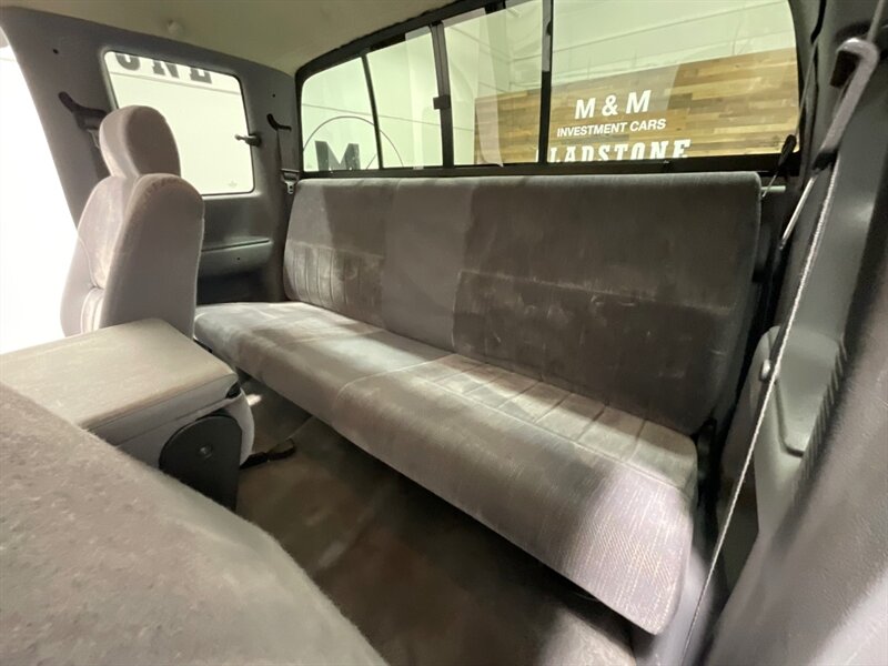 1997 Dodge Ram 3500 Laramie SLT 4X4 5.9L DIESEL 12-VALVE / DUALLY / gear vendors overdrive unit controller/ 105K MILES / ZERO RUST - Photo 13 - Gladstone, OR 97027