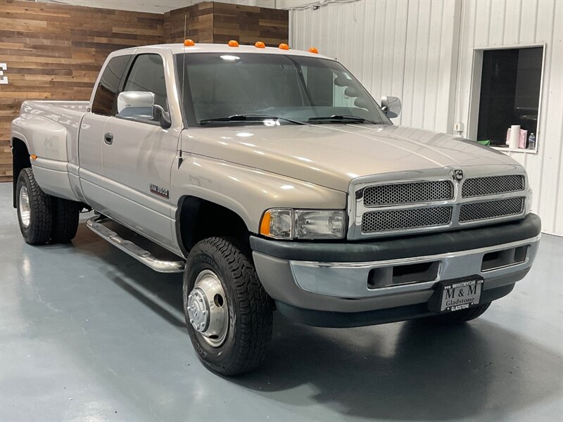 1997 Dodge Ram 3500 Laramie SLT 4X4 5.9L DIESEL 12-VALVE / DUALLY / gear vendors overdrive unit controller/ 105K MILES / ZERO RUST - Photo 2 - Gladstone, OR 97027