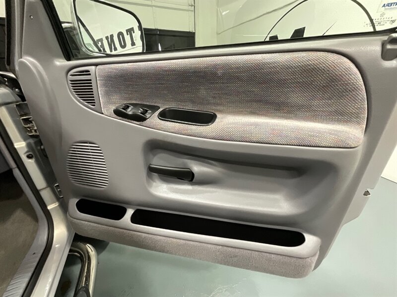 1997 Dodge Ram 3500 Laramie SLT 4X4 5.9L DIESEL 12-VALVE / DUALLY / gear vendors overdrive unit controller/ 105K MILES / ZERO RUST - Photo 33 - Gladstone, OR 97027