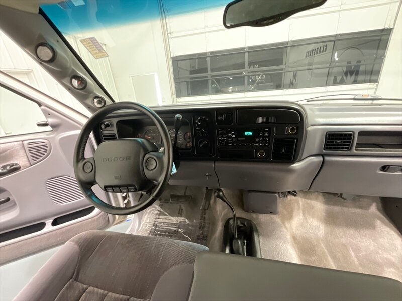 1997 Dodge Ram 3500 Laramie SLT 4X4 5.9L DIESEL 12-VALVE / DUALLY / gear vendors overdrive unit controller/ 105K MILES / ZERO RUST - Photo 15 - Gladstone, OR 97027