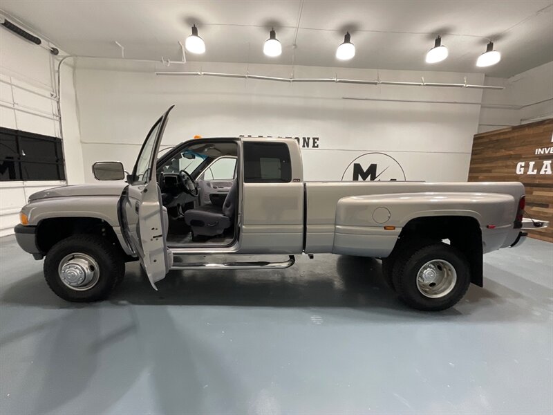 1997 Dodge Ram 3500 Laramie SLT 4X4 5.9L DIESEL 12-VALVE / DUALLY / gear vendors overdrive unit controller/ 105K MILES / ZERO RUST - Photo 45 - Gladstone, OR 97027
