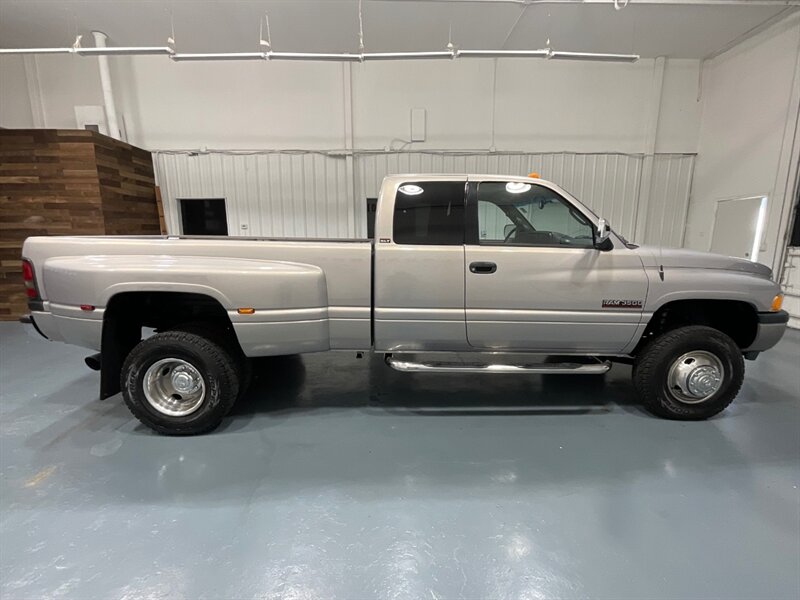 1997 Dodge Ram 3500 Laramie SLT 4X4 5.9L DIESEL 12-VALVE / DUALLY / gear vendors overdrive unit controller/ 105K MILES / ZERO RUST - Photo 4 - Gladstone, OR 97027