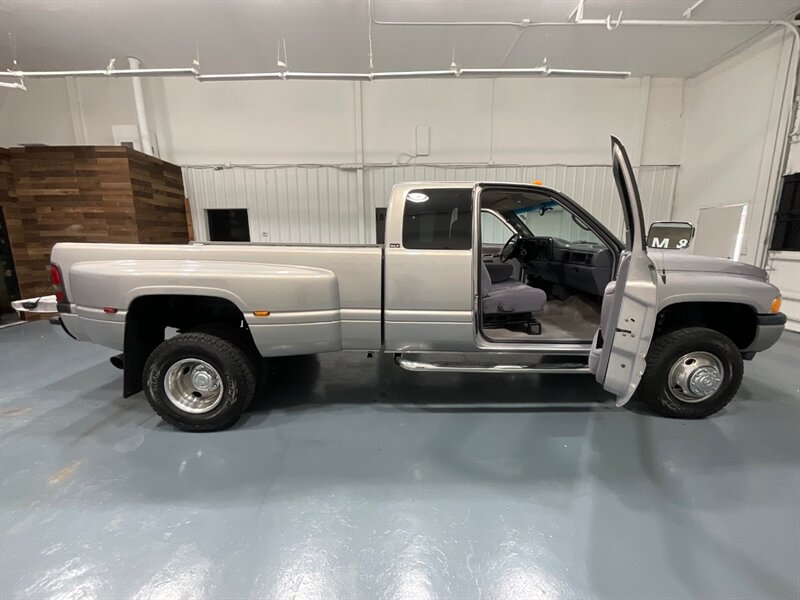 1997 Dodge Ram 3500 Laramie SLT 4X4 5.9L DIESEL 12-VALVE / DUALLY / gear vendors overdrive unit controller/ 105K MILES / ZERO RUST - Photo 46 - Gladstone, OR 97027