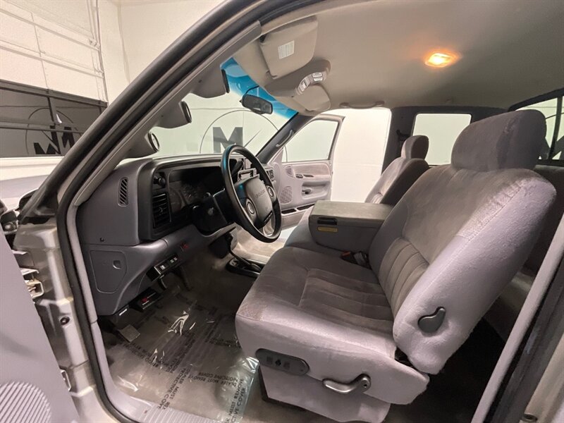1997 Dodge Ram 3500 Laramie SLT 4X4 5.9L DIESEL 12-VALVE / DUALLY / gear vendors overdrive unit controller/ 105K MILES / ZERO RUST - Photo 12 - Gladstone, OR 97027