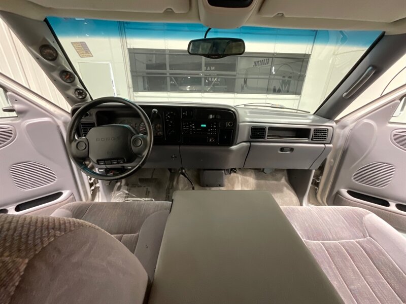1997 Dodge Ram 3500 Laramie SLT 4X4 5.9L DIESEL 12-VALVE / DUALLY / gear vendors overdrive unit controller/ 105K MILES / ZERO RUST - Photo 40 - Gladstone, OR 97027