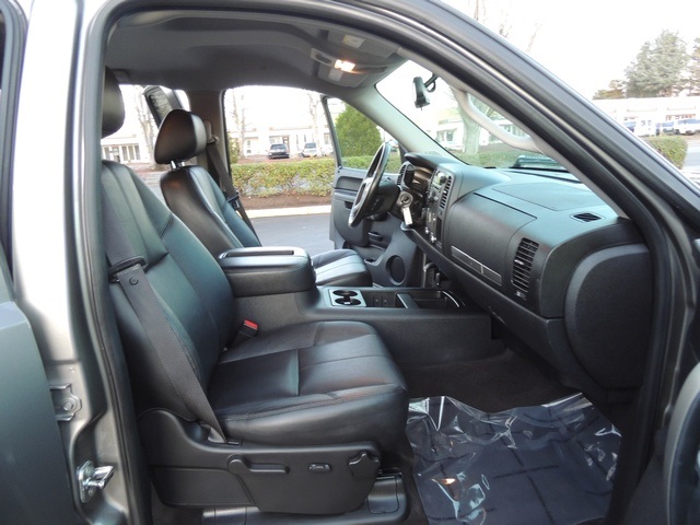 2012 Chevrolet Silverado 1500 LT / Crew Cab / 4X4 / 6.2L 8Cyl / Leather /1-OWNER   - Photo 17 - Portland, OR 97217