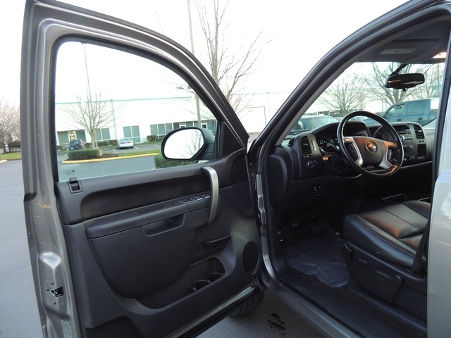 2012 Chevrolet Silverado 1500 LT / Crew Cab / 4X4 / 6.2L 8Cyl / Leather /1-OWNER   - Photo 13 - Portland, OR 97217