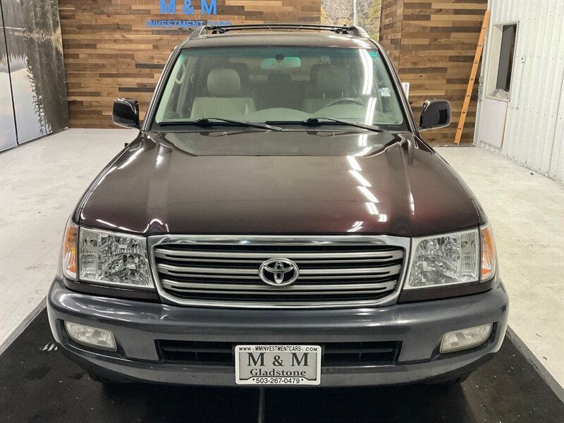 2004 Toyota Land Cruiser Sport Utility 4X4 / 4.7L V8 / 3RD SEAT / Leather  / Sunroof / Heated Seats / Navigation & Backup Camera /TIMING BELT SERVICE DONE / RUST FREE - Photo 5 - Gladstone, OR 97027