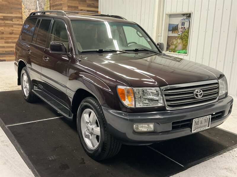 2004 Toyota Land Cruiser Sport Utility 4X4 / 4.7L V8 / 3RD SEAT / Leather  / Sunroof / Heated Seats / Navigation & Backup Camera /TIMING BELT SERVICE DONE / RUST FREE - Photo 2 - Gladstone, OR 97027