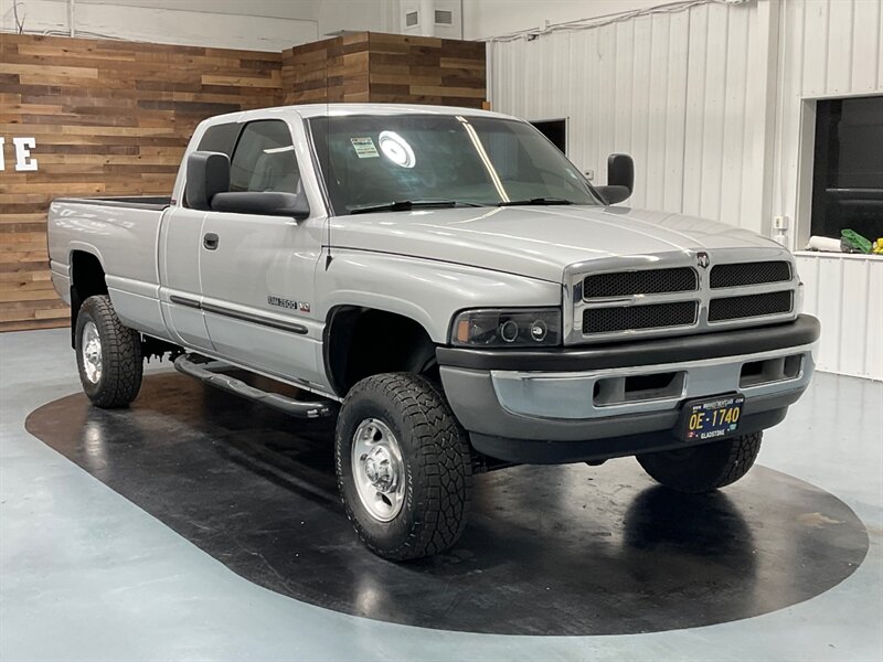 2001 Dodge Ram 2500 SLT 4X4 / 8.0L V10 / NEW TIRES / 89,000 MILES  / LOCAL TRUCK w. ZERO RUST - Photo 2 - Gladstone, OR 97027