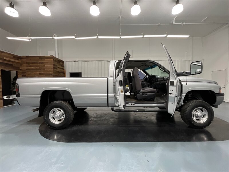 2001 Dodge Ram 2500 SLT 4X4 / 8.0L V10 / NEW TIRES / 89,000 MILES  / LOCAL TRUCK w. ZERO RUST - Photo 6 - Gladstone, OR 97027