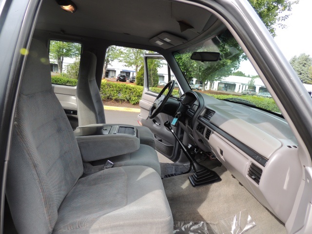 1996 Ford F-250 XLT / 4X4 / 7.3L Turbo Diesel / 5-SPEED MANUAL   - Photo 17 - Portland, OR 97217