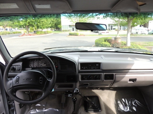 1996 Ford F-250 XLT / 4X4 / 7.3L Turbo Diesel / 5-SPEED MANUAL   - Photo 18 - Portland, OR 97217