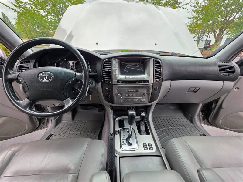 2004 Toyota Land Cruiser 4X4 DOBINSON LIFT / BF GOODRICH / TIMING BELT DONE / CUSTOM BUMPER / 8-PASSENGER / IMMACULATE SHAPE !! - Photo 15 - Portland, OR 97217
