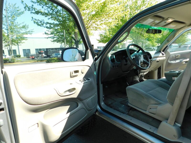 2001 Toyota Tundra SR5 4dr Access Cab SR5 V8 LIFTED / NEW MUDS WHEELS   - Photo 30 - Portland, OR 97217