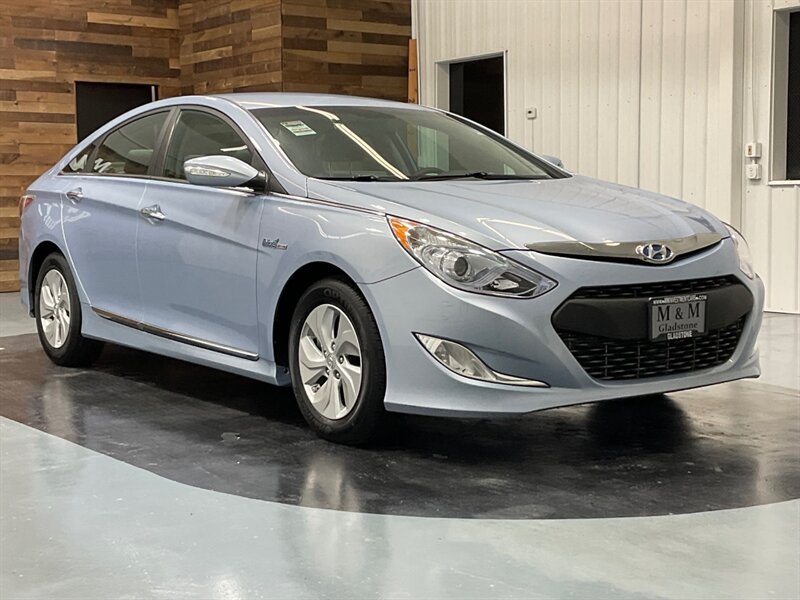 2014 Hyundai SONATA Hybrid   - Photo 53 - Gladstone, OR 97027