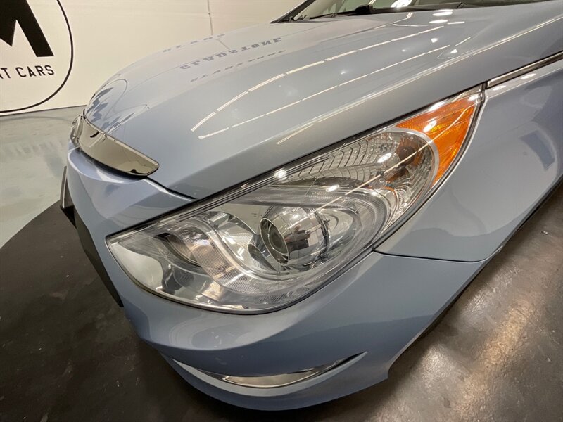 2014 Hyundai SONATA Hybrid   - Photo 28 - Gladstone, OR 97027