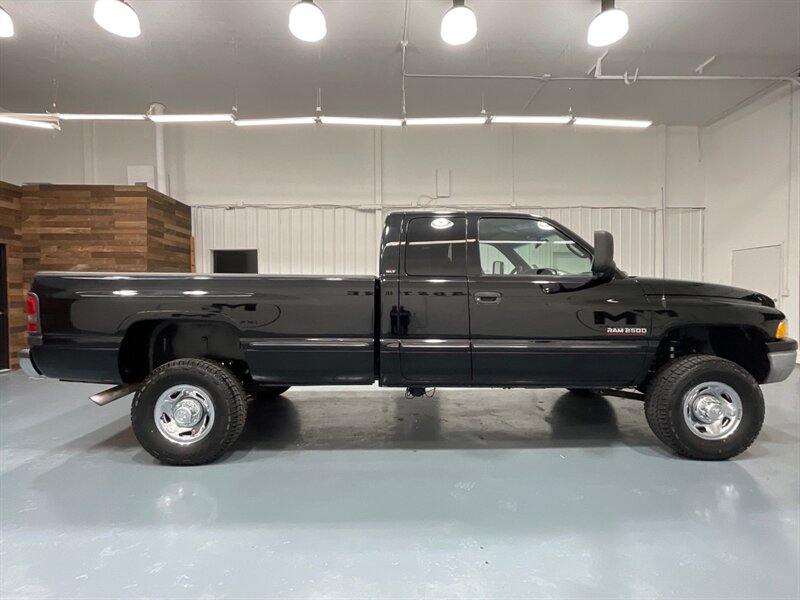 1999 Dodge Ram 2500 Laramie SLT 4X4 / 5.9L CUMMINS DIESEL / NEW TIRES  / ZERO RUST - Photo 4 - Gladstone, OR 97027