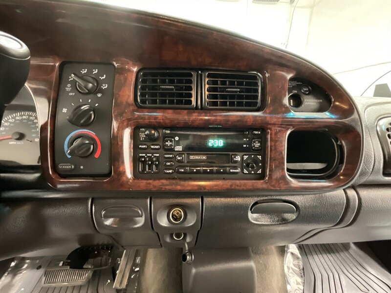 1999 Dodge Ram 2500 Laramie SLT 4X4 / 5.9L CUMMINS DIESEL / NEW TIRES  / ZERO RUST - Photo 20 - Gladstone, OR 97027