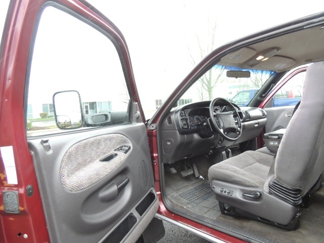 2001 Dodge Ram 2500 4X4 / Short Bed / 5.9L CUMMINS Diesel / 112k miles   - Photo 26 - Portland, OR 97217