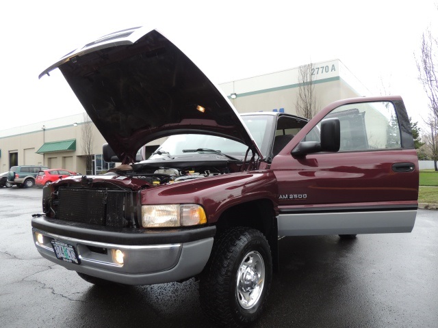 2001 Dodge Ram 2500 4X4 / Short Bed / 5.9L CUMMINS Diesel / 112k miles   - Photo 9 - Portland, OR 97217