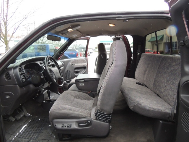 2001 Dodge Ram 2500 4X4 / Short Bed / 5.9L CUMMINS Diesel / 112k miles   - Photo 19 - Portland, OR 97217