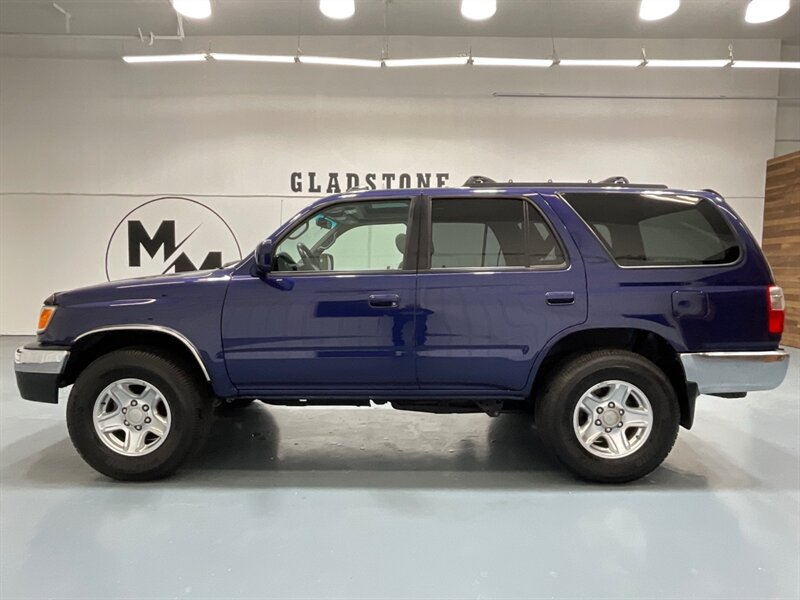 2001 Toyota 4Runner SR5 Sport Utility 4X4 / 3.4L V6 / 118K MILES  / ZERO RUST / SUNROOF / FRESH TIMING BELT SERVICE DONE - Photo 3 - Gladstone, OR 97027