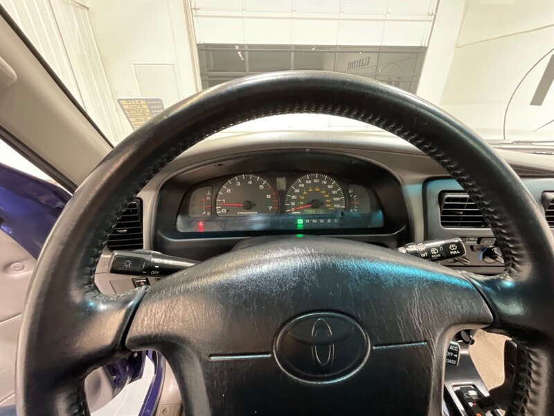 2001 Toyota 4Runner SR5 Sport Utility 4X4 / 3.4L V6 / 118K MILES  / ZERO RUST / SUNROOF / FRESH TIMING BELT SERVICE DONE - Photo 38 - Gladstone, OR 97027