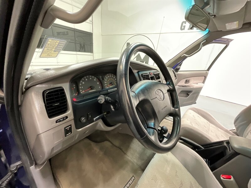 2001 Toyota 4Runner SR5 Sport Utility 4X4 / 3.4L V6 / 118K MILES  / ZERO RUST / SUNROOF / FRESH TIMING BELT SERVICE DONE - Photo 35 - Gladstone, OR 97027