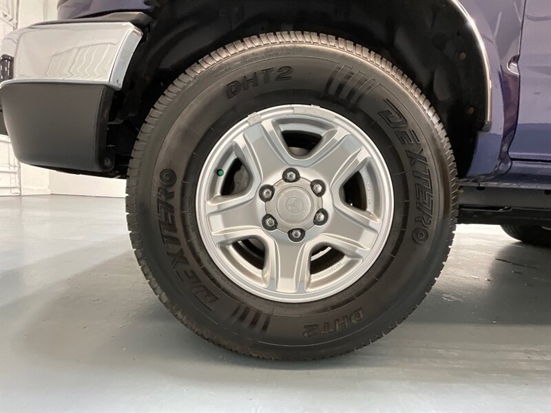 2001 Toyota 4Runner SR5 Sport Utility 4X4 / 3.4L V6 / 118K MILES  / ZERO RUST / SUNROOF / FRESH TIMING BELT SERVICE DONE - Photo 23 - Gladstone, OR 97027