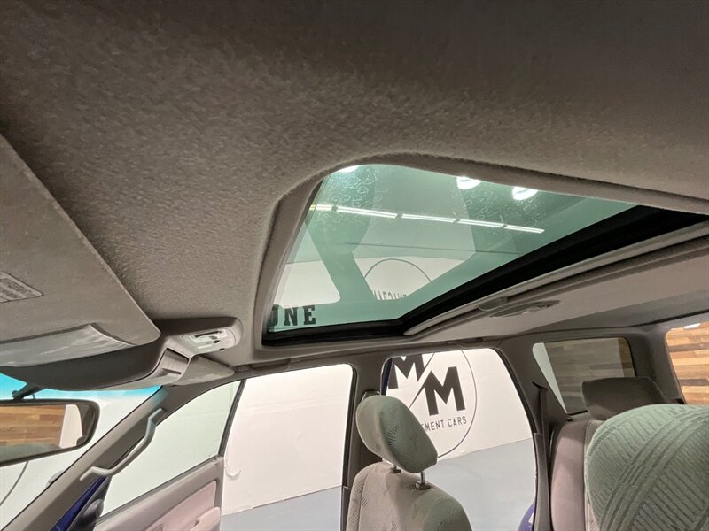 2001 Toyota 4Runner SR5 Sport Utility 4X4 / 3.4L V6 / 118K MILES  / ZERO RUST / SUNROOF / FRESH TIMING BELT SERVICE DONE - Photo 16 - Gladstone, OR 97027