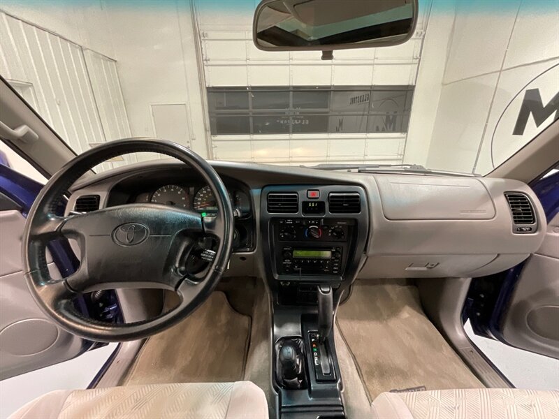 2001 Toyota 4Runner SR5 Sport Utility 4X4 / 3.4L V6 / 118K MILES  / ZERO RUST / SUNROOF / FRESH TIMING BELT SERVICE DONE - Photo 13 - Gladstone, OR 97027