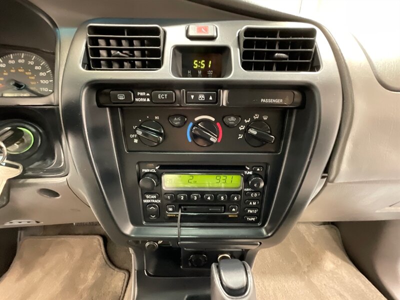 2001 Toyota 4Runner SR5 Sport Utility 4X4 / 3.4L V6 / 118K MILES  / ZERO RUST / SUNROOF / FRESH TIMING BELT SERVICE DONE - Photo 18 - Gladstone, OR 97027