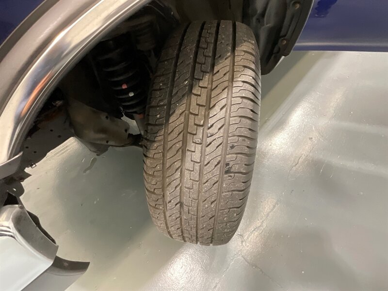 2001 Toyota 4Runner SR5 Sport Utility 4X4 / 3.4L V6 / 118K MILES  / ZERO RUST / SUNROOF / FRESH TIMING BELT SERVICE DONE - Photo 24 - Gladstone, OR 97027