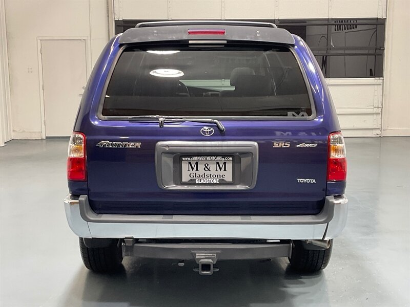 2001 Toyota 4Runner SR5 Sport Utility 4X4 / 3.4L V6 / 118K MILES  / ZERO RUST / SUNROOF / FRESH TIMING BELT SERVICE DONE - Photo 6 - Gladstone, OR 97027